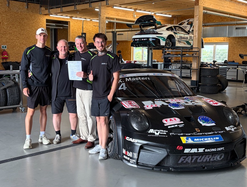 Serban ekibi Porsche Racing etkinliğinde